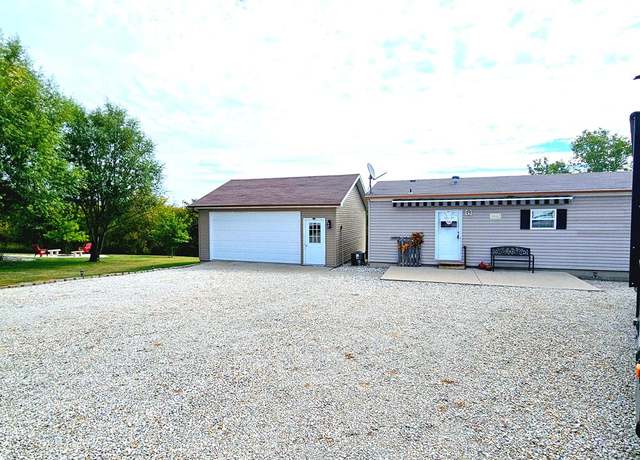 Property at 32205 Brant Ln, Unionville, MO 63535, 2 beds, 2 baths