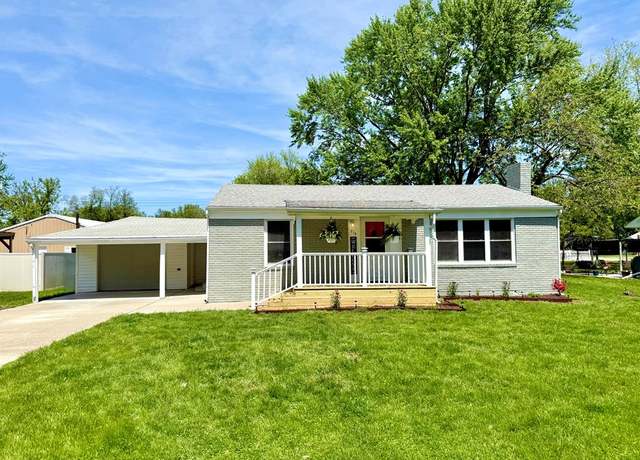 Property at 713 E Dear St, Kirksville, MO 63501, 2 beds, 1 bath