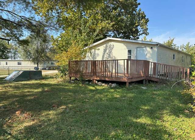 Property at 1290 Oxford Dr, Kirksville, MO 63501, 3 beds, 3 baths