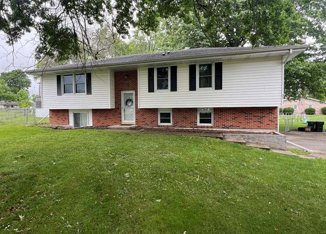 Property at 1 Fairlane Dr, Kirksville, MO 63501, 3 beds, 2.5 baths