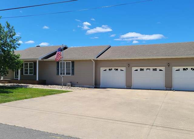 Property at 613 N Boundary St, Kirksville, MO 63501, 4 beds, 3 baths