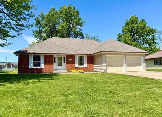 Property at 3405 Broadlawn Dr, Kirksville, MO 63501, 4 beds, 3 baths