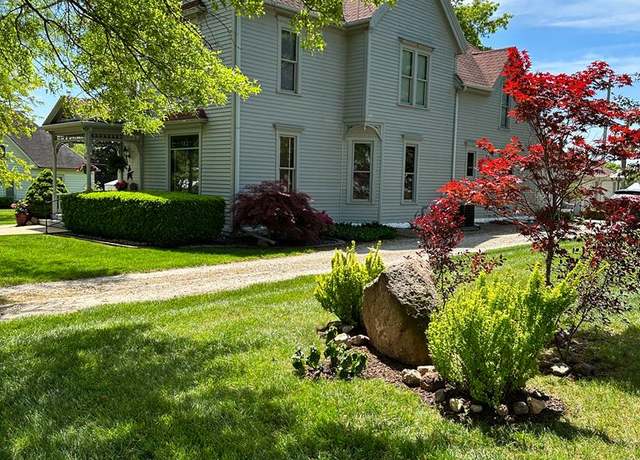 Property at 713 Brookfield Ave, Brookfield, MO 64628, 4 beds, 3 baths