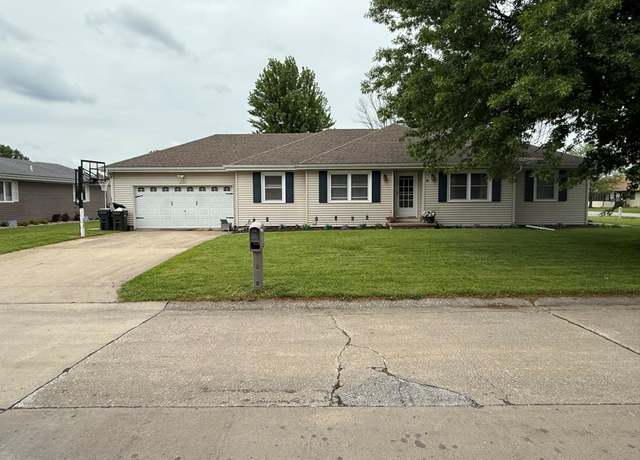 Property at 2515 N East St, Kirksville, MO 63501, 4 beds, 2.5 baths