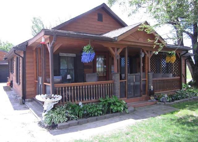Property at 1305 W Laharpe St, Kirksville, MO 63501, 3 beds, 1 bath