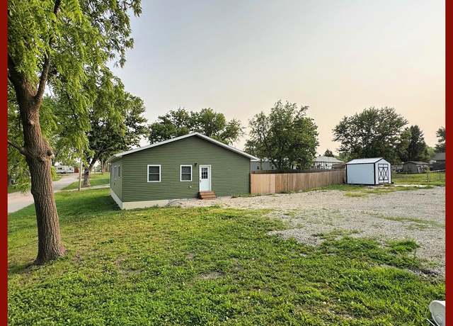 Property at 2320 Lincoln St, Unionville, MO 63656, 3 beds, 2 baths