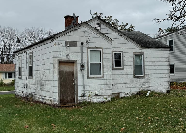 Property at 1415 N Franklin St, Kirksville, MO 63501, 2 beds, 1 bath
