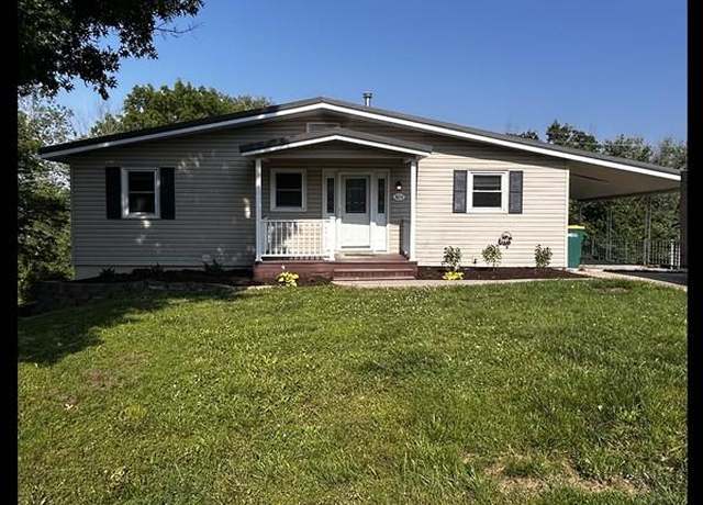 Property at 804 Maple Ln, Macon, MO 63552, 3 beds, 2.5 baths