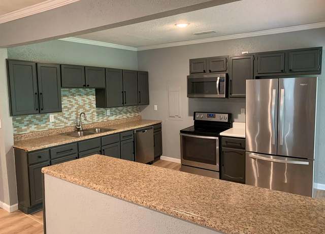 Property at 1301 S Riggen St, Kirksville, MO 63501, 3 beds, 2 baths