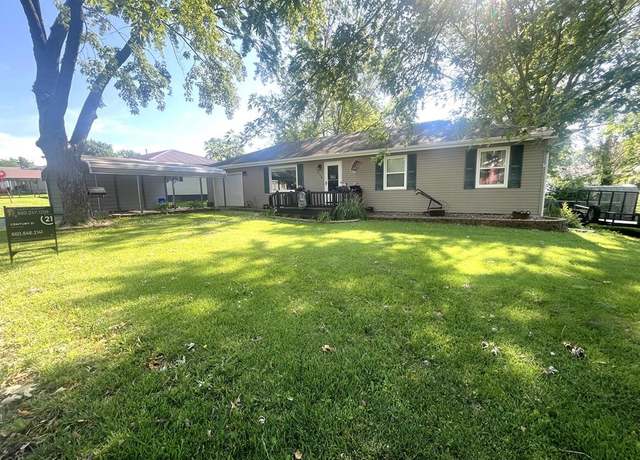 Property at 1713 Fairchild St, Chillicothe, MO 64601, 4 beds, 2 baths
