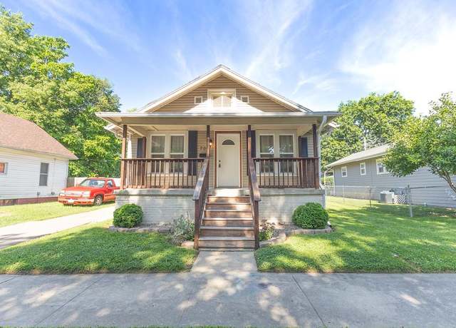 Property at 701 Monroe Ave, Moberly, MO 65270, 3 beds, 1 bath