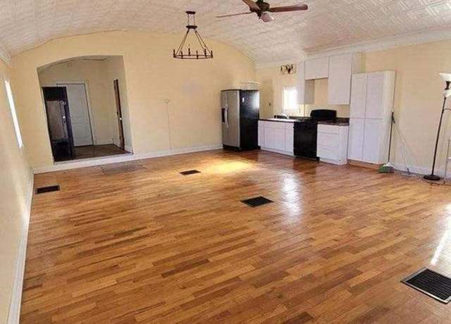 Property at 1501 S Baird St, Kirksville, MO 63501, 2 beds, 2 baths