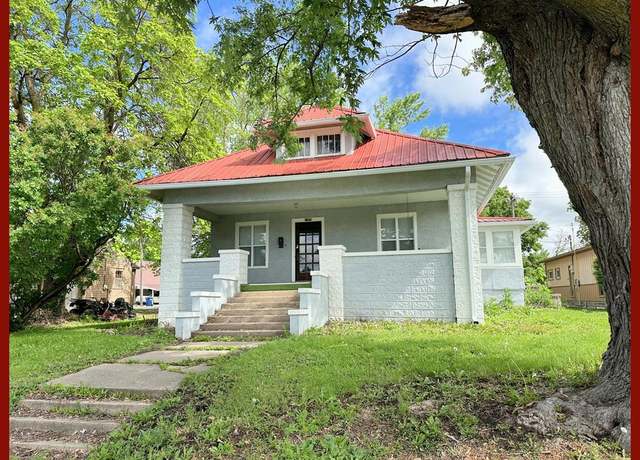 Property at 1908 Main St, Unionville, MO 63565, 3 beds, 2 baths