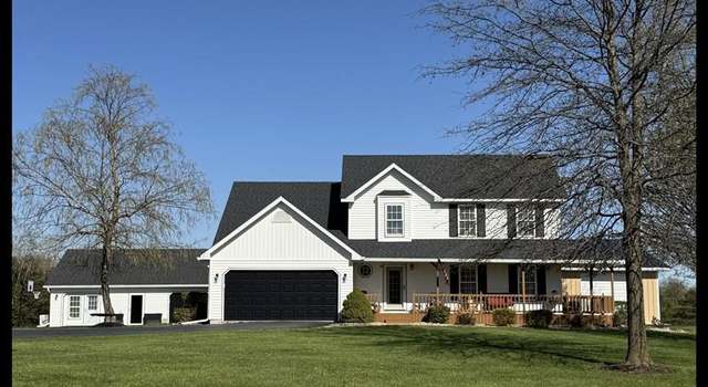 Photo of 608 Dogwood Dr, Macon, MO 63552