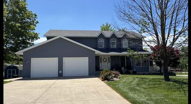 Photo of 1304 Hilldale Dr, Macon, MO 63552