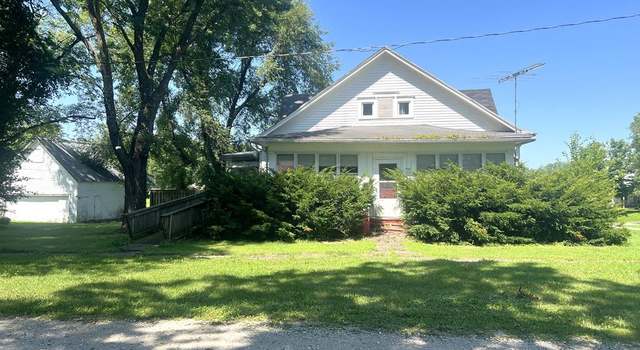 Photo of 110 Van Buren St, Browning, MO 64630