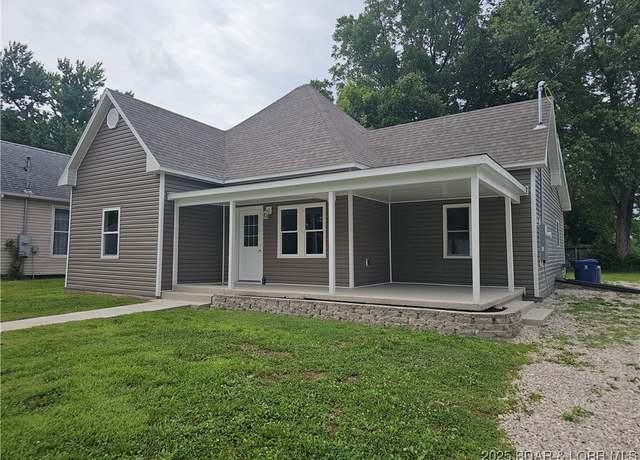 Property at 215 3rd St, Eldon, MO 65026, 3 beds, 2 baths