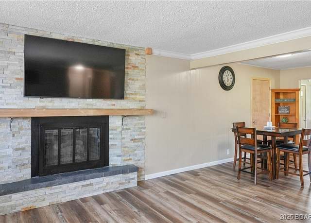 Property at 160 Bridgeview Dr, Camdenton, MO 65020, 3 beds, 2.5 baths