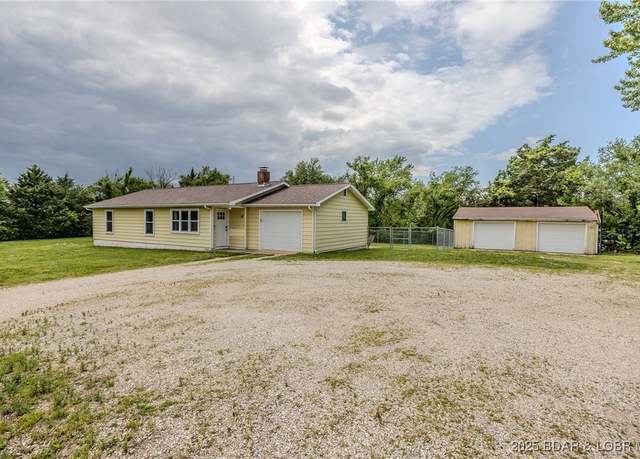 Property at 65 Caviness Dr, Camdenton, MO 65020, 3 beds, 2 baths