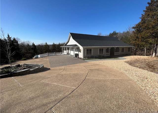 Property at 644 Lake Valley Dr, Camdenton, MO 65020, 4 beds, 3 baths