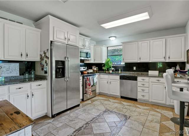 Property at 22 River Wood Rd, Camdenton, MO 65020, 4 beds, 2 baths