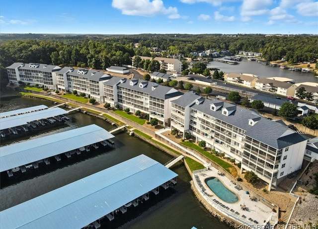 Property at 5450 Christopher Dr #442, Osage Beach, MO 65065, 3 beds, 2.5 baths