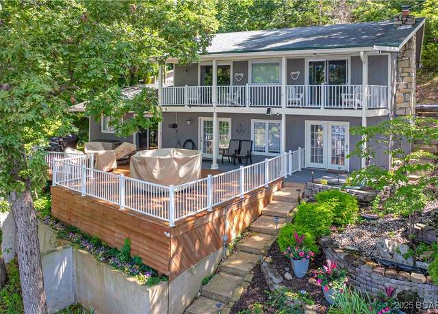 Property at 161 Tanglewood Dr, Camdenton, MO 65020, 3 beds, 2.5 baths