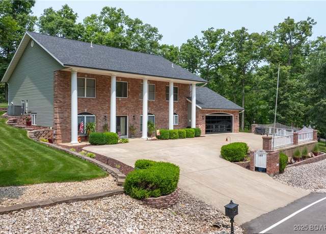 Property at 149 Snead Cir, Lake Ozark, MO 65049, 4 beds, 3.5 baths