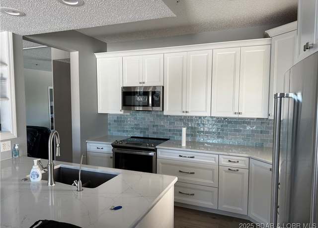 Property at 22 Summer Place Ct Unit 2A, Camdenton, MO 65020, 3 beds, 3 baths