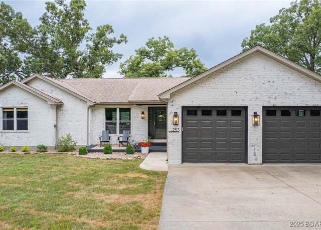 Property at 253 Sportsman Dr, Camdenton, MO 65020, 4 beds, 3 baths