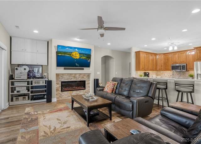 Property at 20211 Forest Point Dr #211, Rocky Mount, MO 65072, 4 beds, 3.5 baths