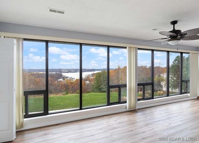 Property at 37 La Jolla Dr Unit 3C, Lake Ozark, MO 65049, 3 beds, 2.5 baths