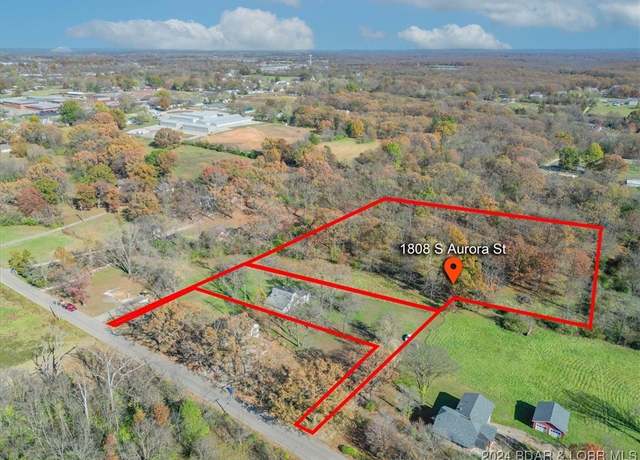 Property at 1808 Aurora St S, Eldon, MO 65026, 2 beds, 1.5 baths