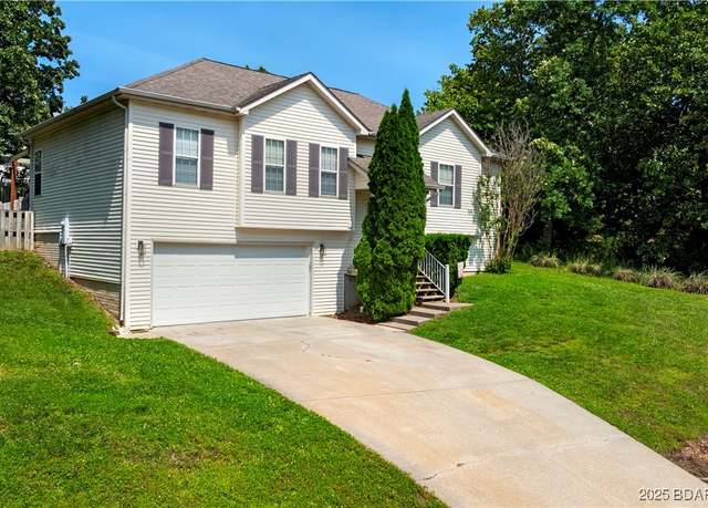 Property at 67 Sherwood Dr, Camdenton, MO 65020, 4 beds, 3 baths