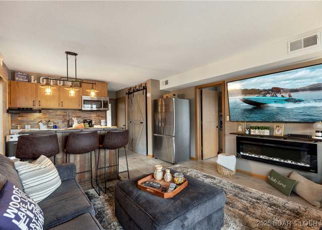 Property at 16 Hawk Harbor Ln Unit 1B, Lake Ozark, MO 65049, 1 bed, 1 bath