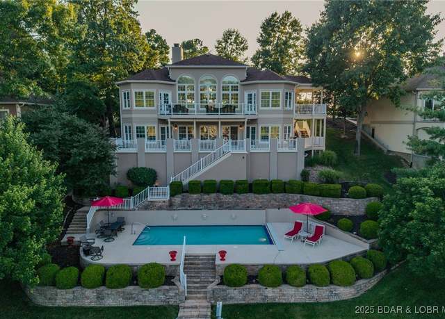 Property at 110 Muirfield Ct, Sunrise Beach, MO 65079, 4 beds, 3.5 baths