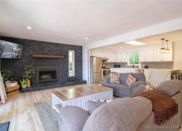Property at 6059 Sioux Trl, Osage Beach, MO 65065, 5 beds, 3.5 baths