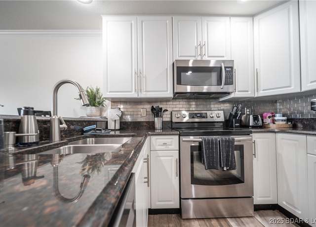 Property at 1481 Ledges Dr #923, Osage Beach, MO 65065, 2 beds, 2 baths