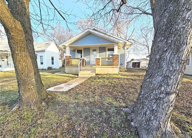 Property at 209 3rd St, Eldon, MO 65026, 2 beds, 1 bath