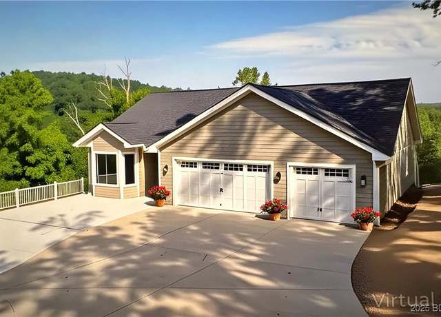 Property at 109 Wedgewood Dr, Camdenton, MO 65020, 5 beds, 3.5 baths