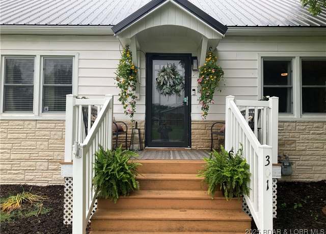 Property at 301 Burke St, Versailles, MO 65084, 4 beds, 1.5 baths