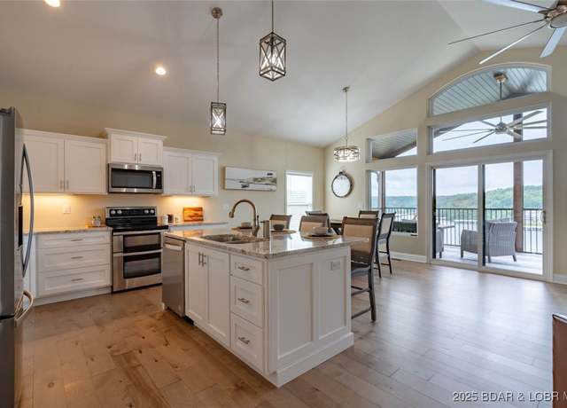 Property at 54 Barolo Dr, Camdenton, MO 65020, 4 beds, 3 baths