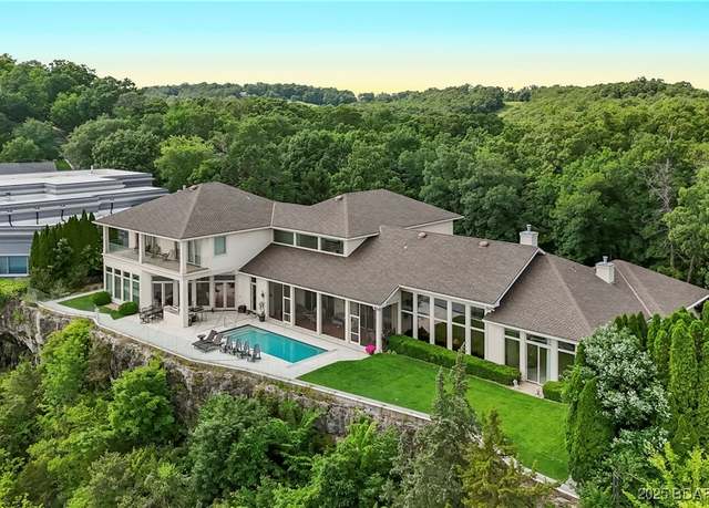 Property at 242 Cedar Crest Dr, Lake Ozark, MO 65065, 7 beds, 7 baths