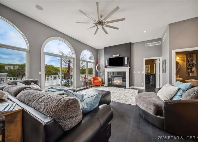 Property at 4595 Sunset Dr, Osage Beach, MO 65065, 4 beds, 3.5 baths