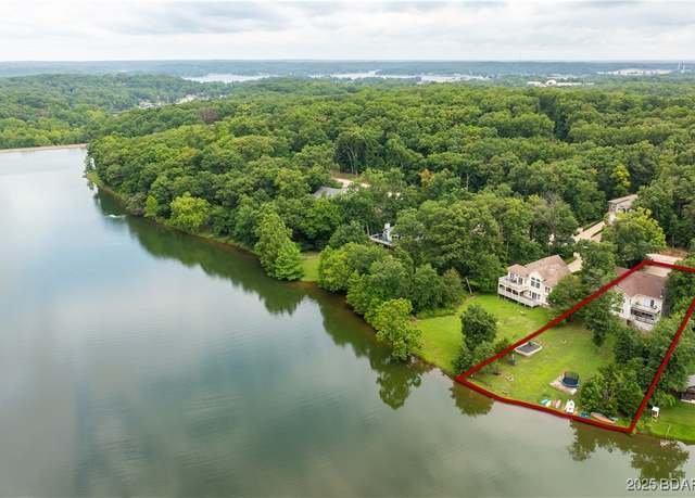 Property at 328 Albany Dr, Four Seasons, MO 65049, 4 beds, 3 baths