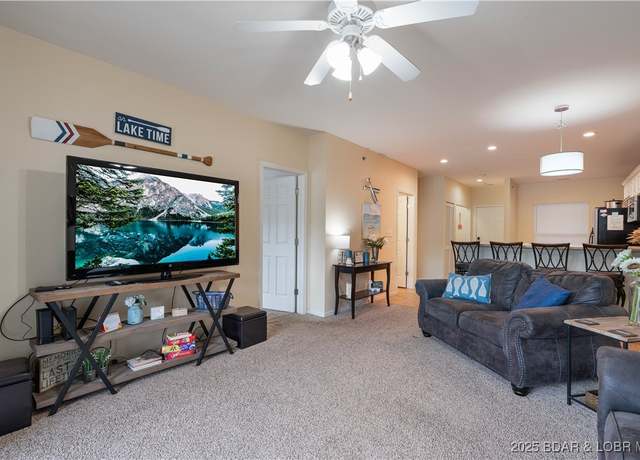 Property at 138 Oak Harbor Dr Unit 2E, Camdenton, MO 65020, 2 beds, 2 baths