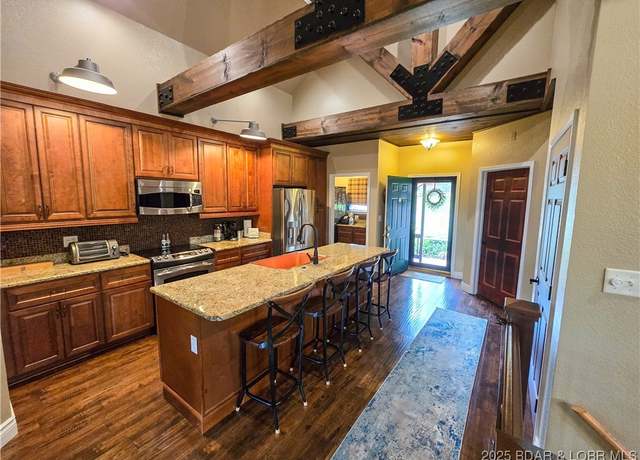 Property at 212 Weiskopf Way, Camdenton, MO 65020, 3 beds, 3 baths