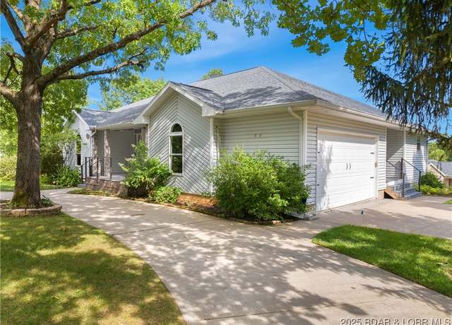 Property at 46 Watkins Dr, Camdenton, MO 65020, 4 beds, 3.5 baths