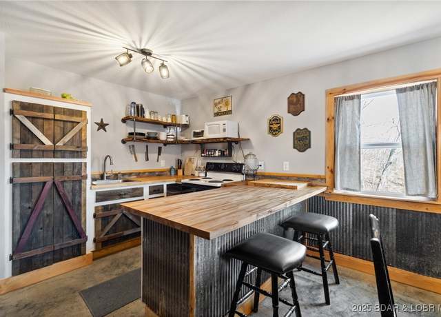 Property at 679 Wolf Pen Hollow Rd, Camdenton, MO 65020, 2 beds, 1 bath
