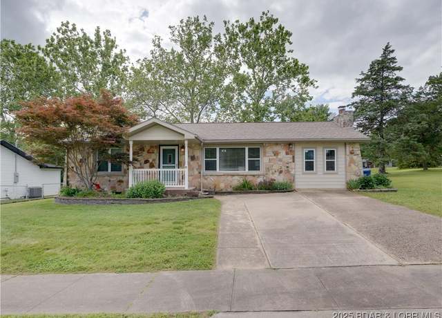 Property at 65 Leonard North St, Camdenton, MO 65020, 3 beds, 1 bath